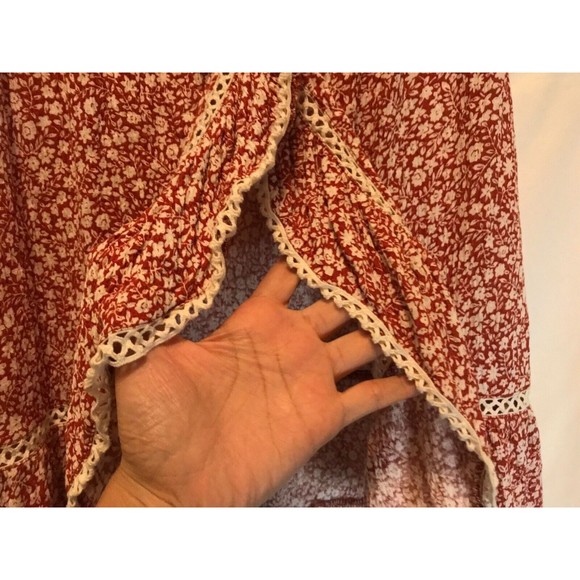 Maeve Quinn Top Red & White Floral Crochet Trim Ruffled Hem Layer Openback XS - Picture 10 of 14